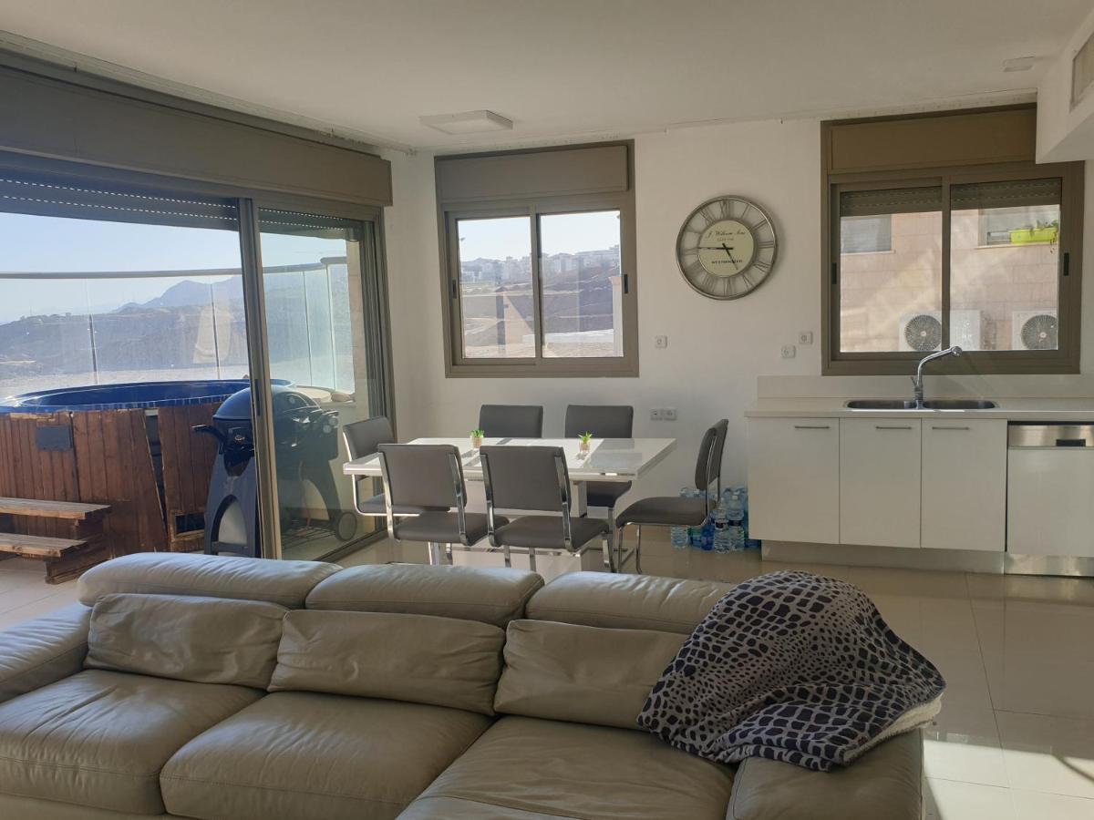 Luxury Exclusive Top Class Apartment On The Sea With Best Sea View And Jacuzzi רק למשפחות !!!! إيلات المظهر الخارجي الصورة